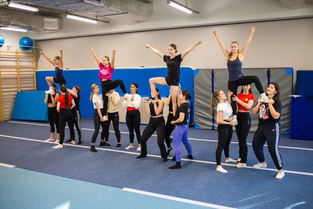 kurs basic akrobatyczny, szkolenie na trenera cheerleadingu